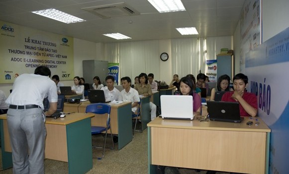 Khóa đào tạo thương mại điện tử cho Trung tâm Xúc tiến thương mại Hà Nội tháng 10 năm 2009